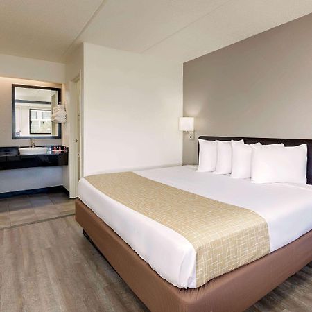 Travelodge By Wyndham College Park Exteriör bild