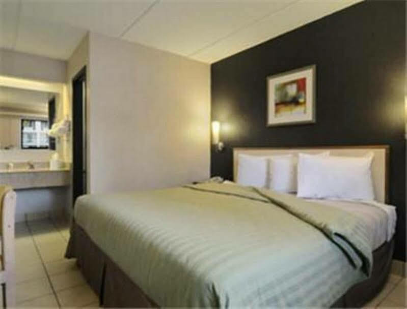 Travelodge By Wyndham College Park Exteriör bild